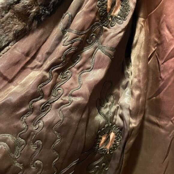 Vintage 1940’s Fur Brown and Black Fur Coat - Picture 14 of 15